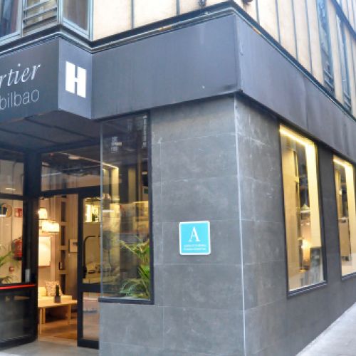 Exterior y fachada del Hostel Quarter de Bilbao